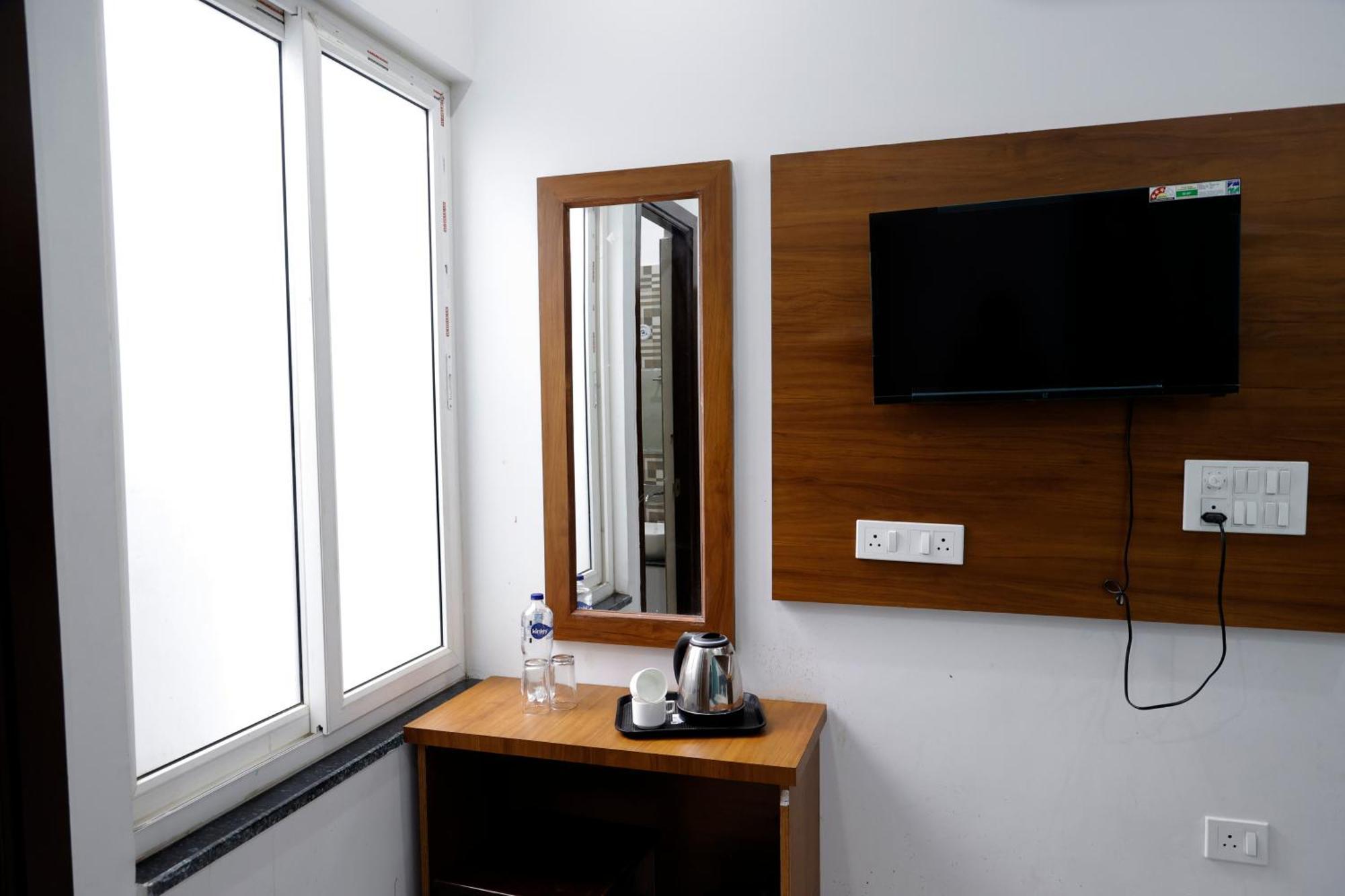 רישיקש Hotel Parth Inn מראה חיצוני תמונה