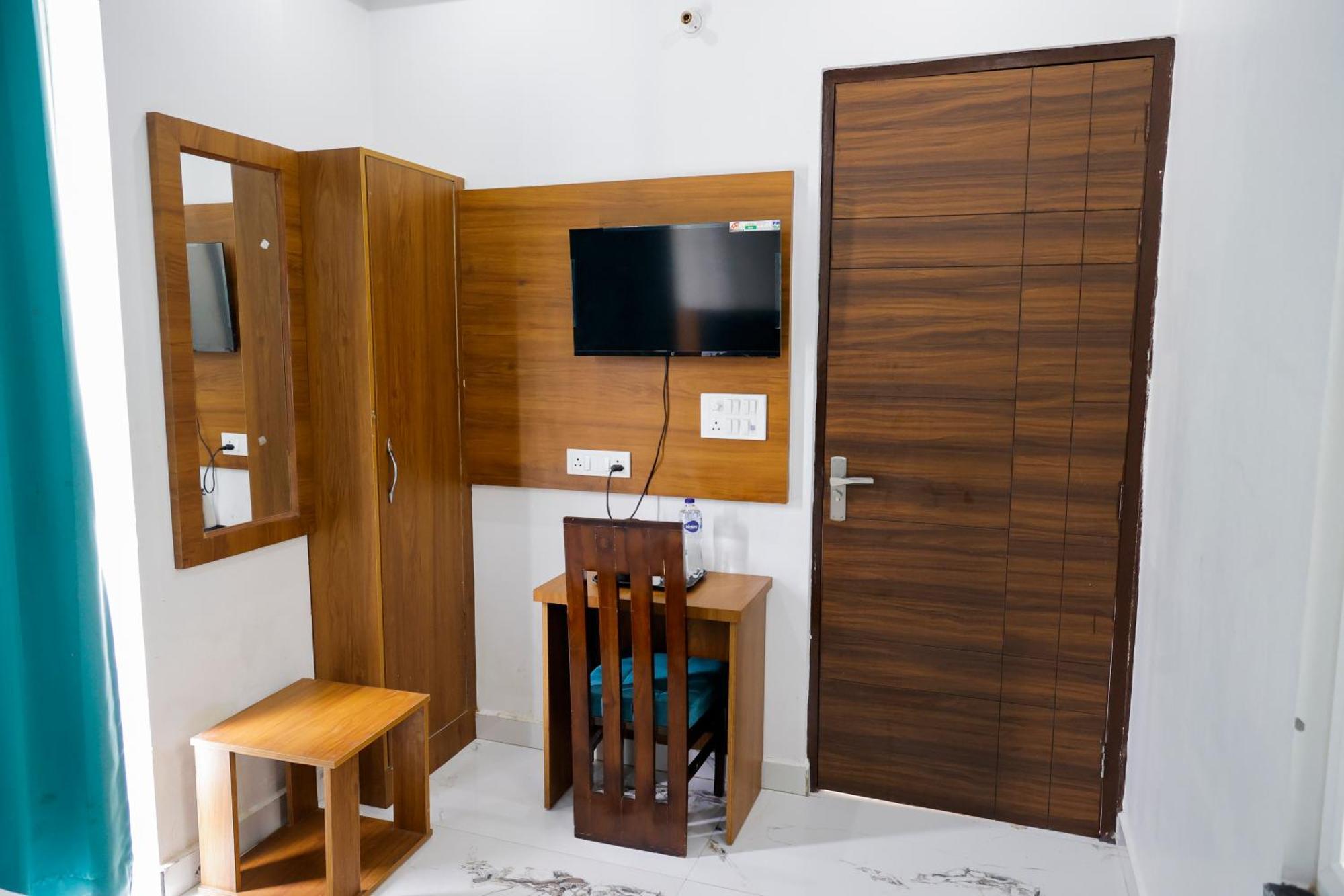 רישיקש Hotel Parth Inn מראה חיצוני תמונה