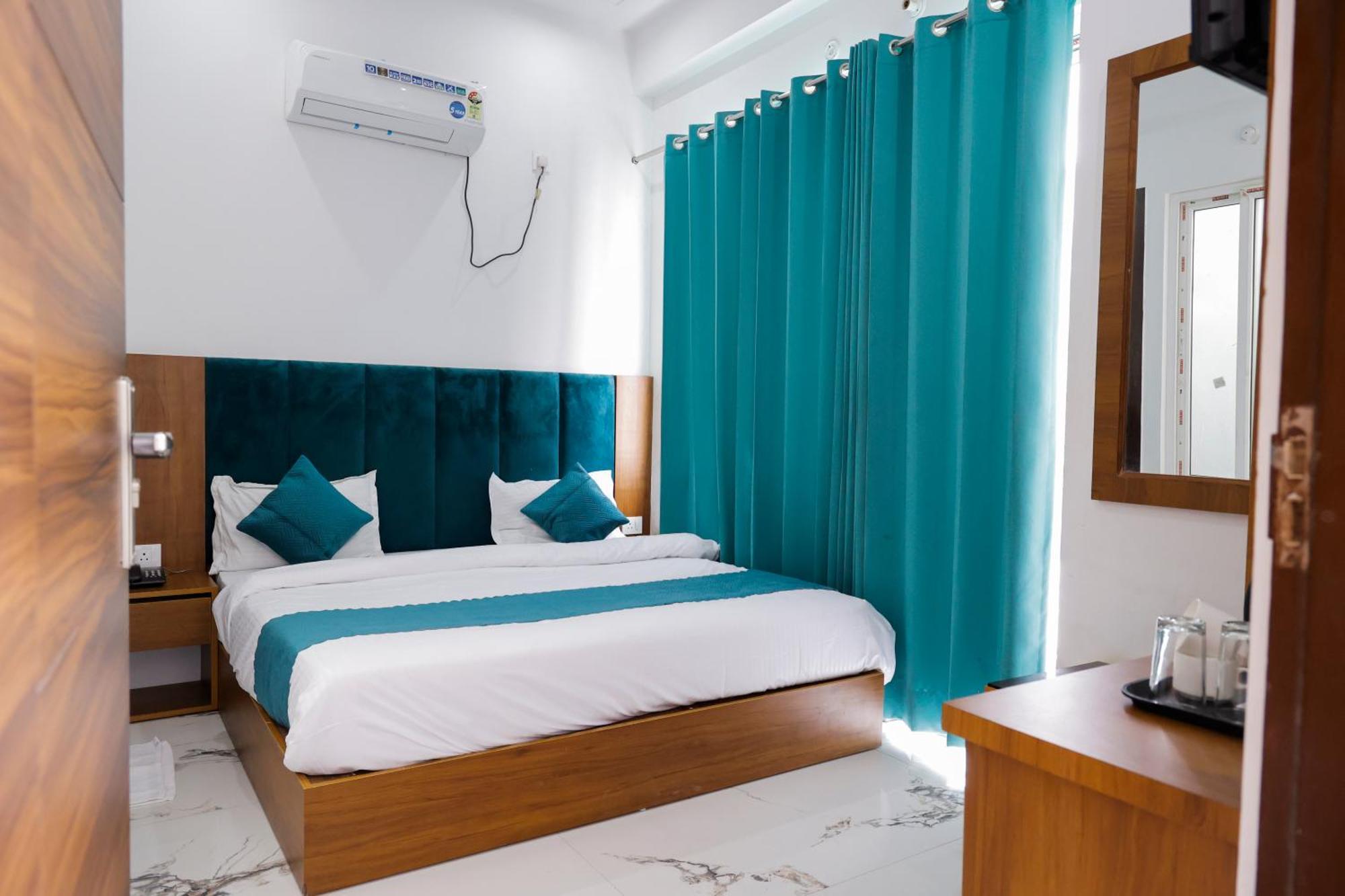 רישיקש Hotel Parth Inn מראה חיצוני תמונה