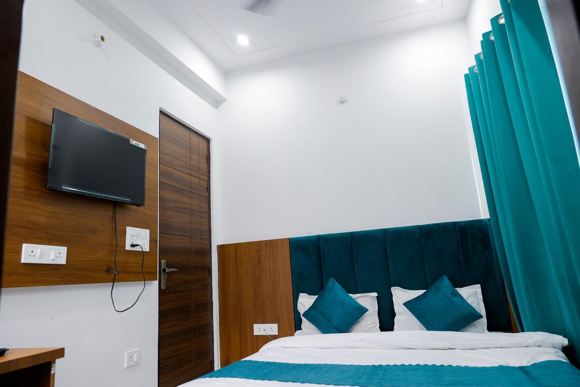 רישיקש Hotel Parth Inn מראה חיצוני תמונה
