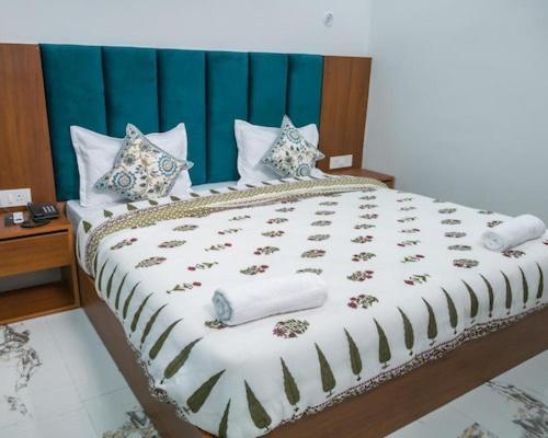 רישיקש Hotel Parth Inn מראה חיצוני תמונה
