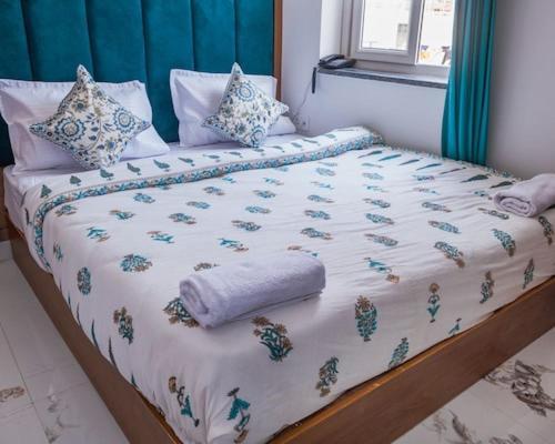 רישיקש Hotel Parth Inn מראה חיצוני תמונה